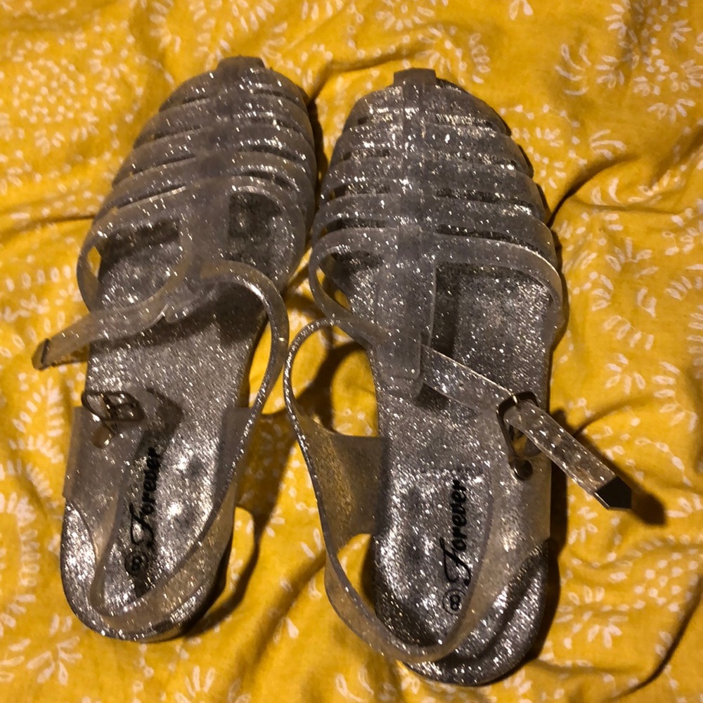 Foreve 21 silver jellys good condition size 8